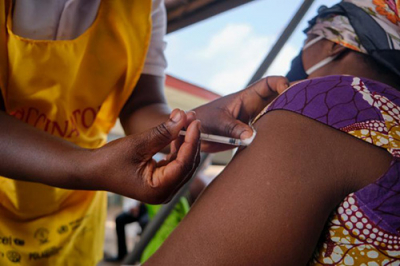 Au Burkina Faso, un début poussif de la vaccination anti-COVID