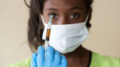Au Sahel, le vaccin anti-Covid entre attentes et réserves