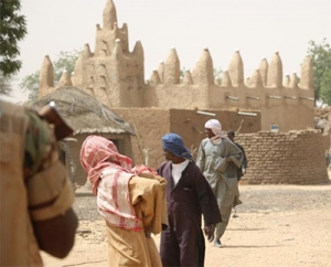 La lutte contre le terrorisme au Sahel à l’heure des conflits intercommunautaires : Entre incompréhensions et interrogations [par Dr Bakary Sambe]